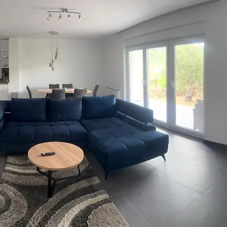 Lana Apartman Rab Town